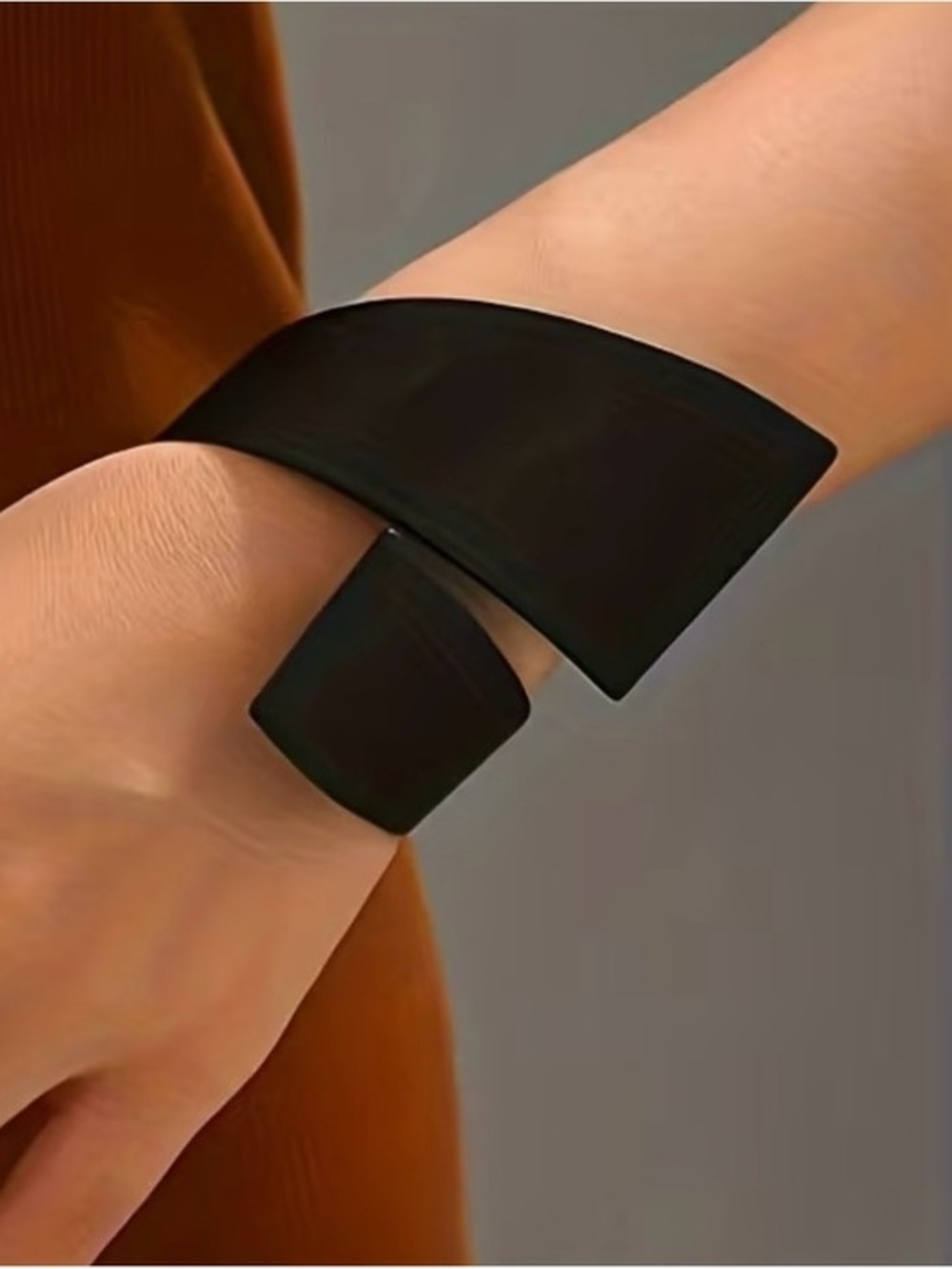 Black Fashion Cuff Smart Bracelet - Minimalist Wearable